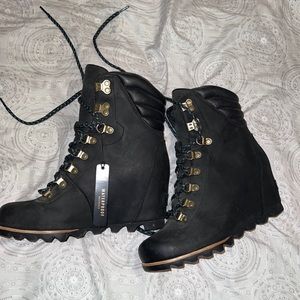 Sorel Conquest Suede Ankle lace up boot